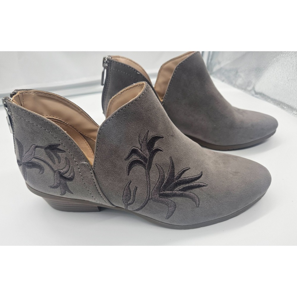 GH Bass Alexa Dress Boots Women Size 8M‎ Concrete Grey Color Embroidered EUC